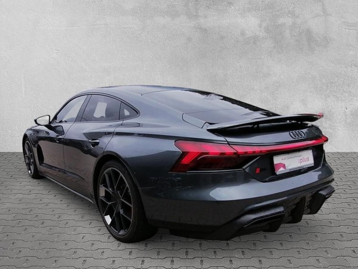 Audi e-tron GT RS performance quattro Aktiv Fahrwerk / Carbon