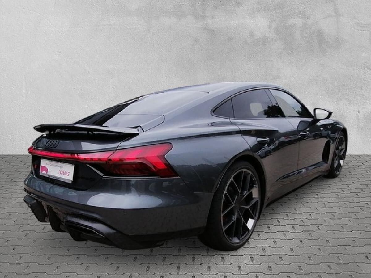 Audi e-tron GT RS performance quattro Aktiv Fahrwerk / Carbon