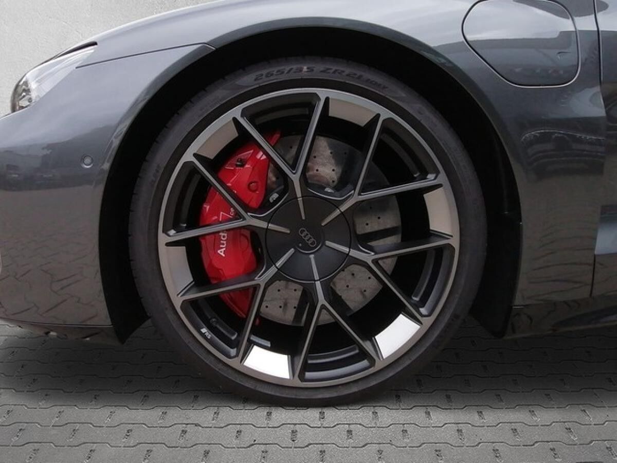 Audi e-tron GT RS performance quattro Aktiv Fahrwerk / Carbon