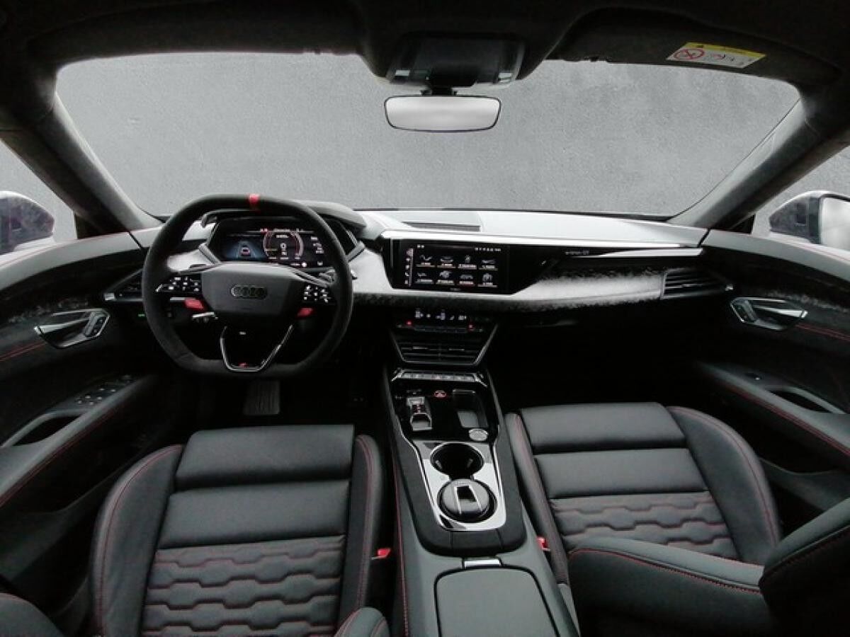 Audi e-tron GT RS performance quattro Aktiv Fahrwerk / Carbon