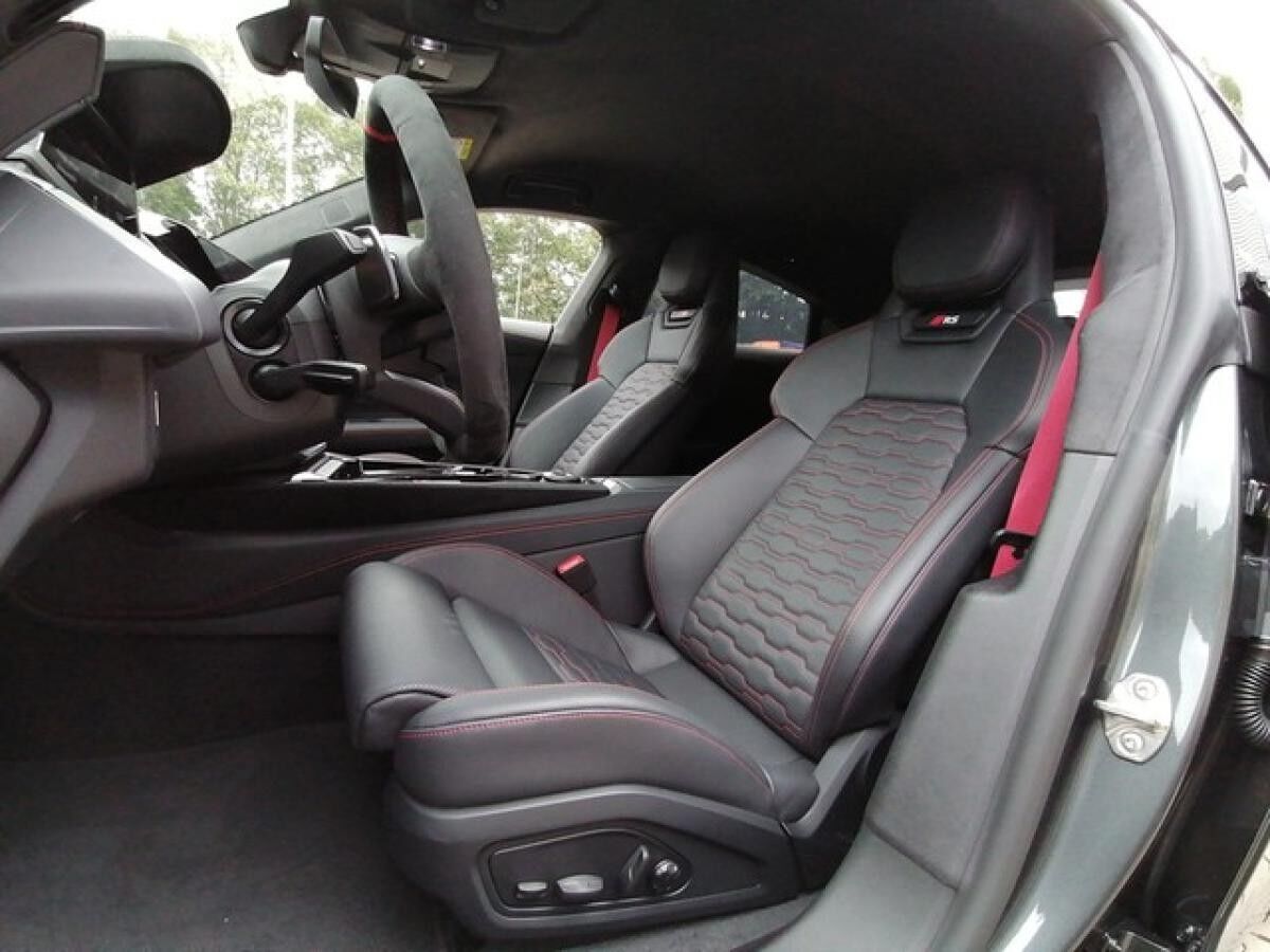 Audi e-tron GT RS performance quattro Aktiv Fahrwerk / Carbon