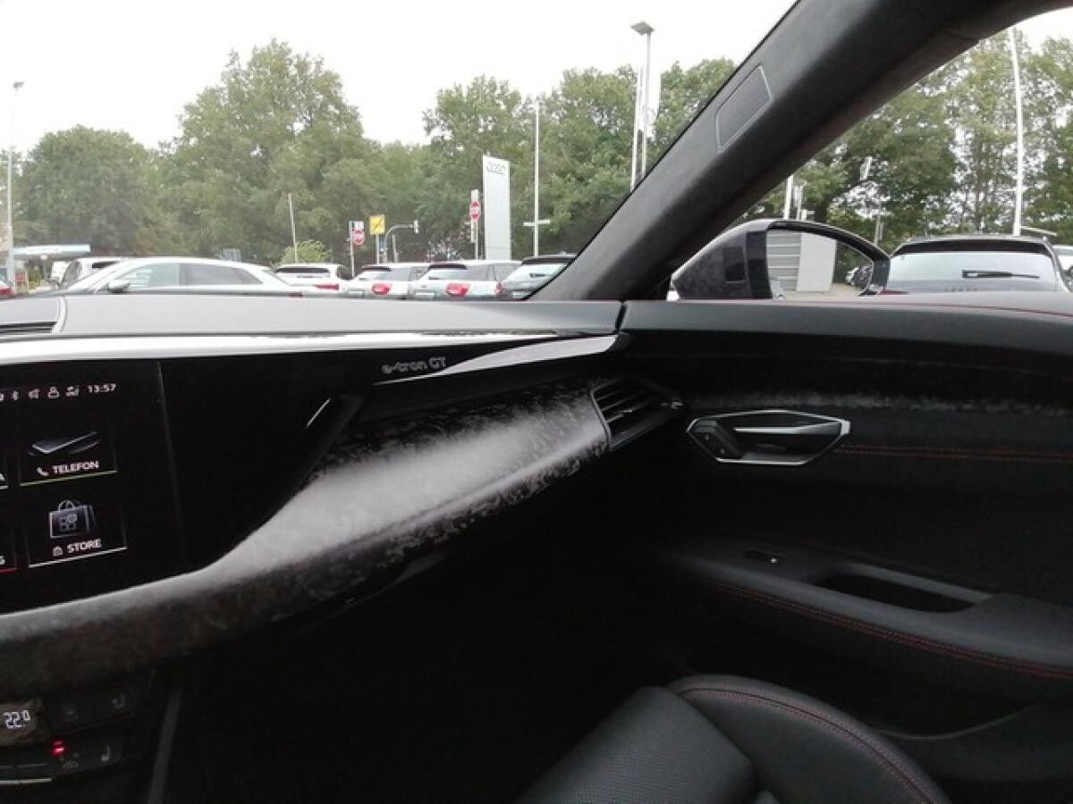 Audi e-tron GT RS performance quattro Aktiv Fahrwerk / Carbon