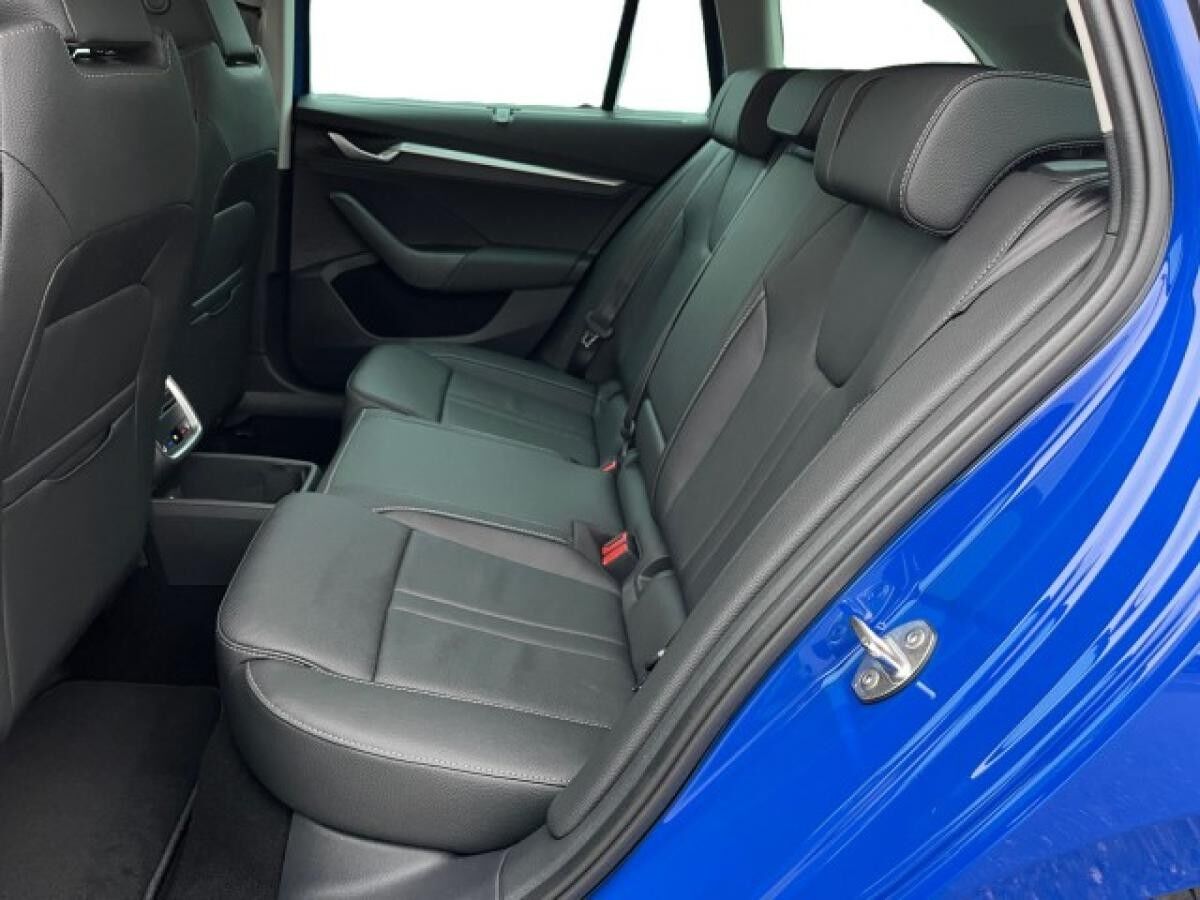 Skoda Octavia Combi Selection 1.5TSI DSG !EINZELSTÜCK! TOP Ausstattung! Pano Stdhzg Leder