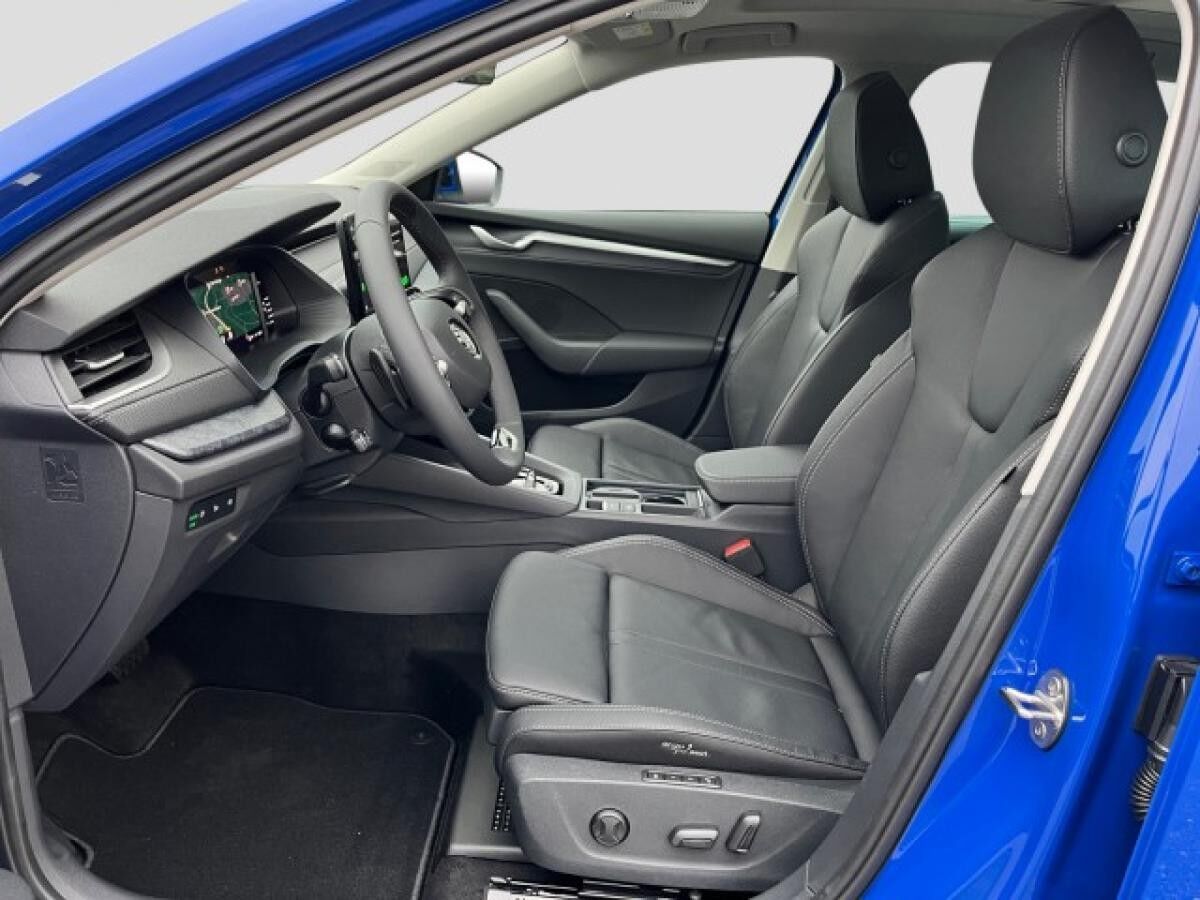 Skoda Octavia Combi Selection 1.5TSI DSG !EINZELSTÜCK! TOP Ausstattung! Pano Stdhzg Leder