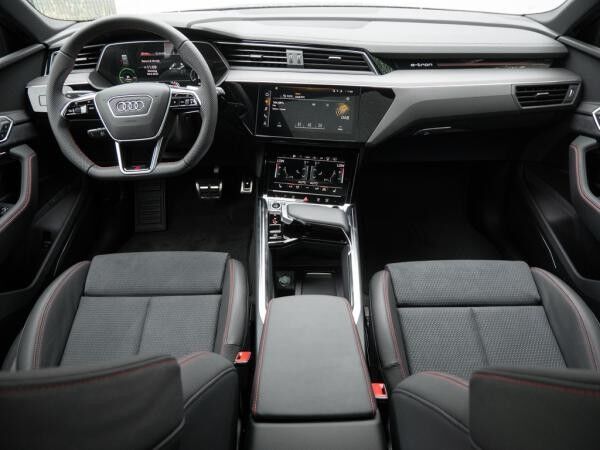 Audi Q8 e-tron S line 50 e-tron quattro