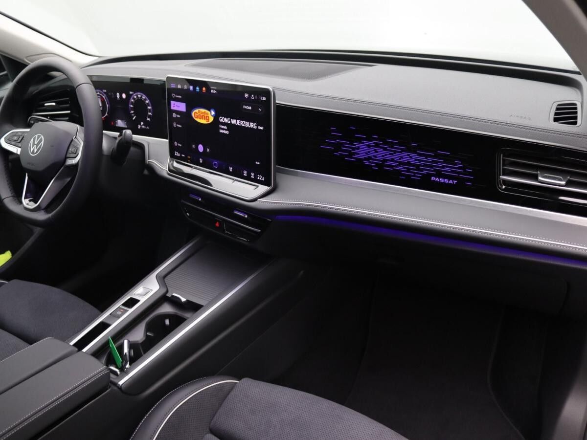 Volkswagen Passat Variant Business 2.0 TDI DSG / Navi, LED