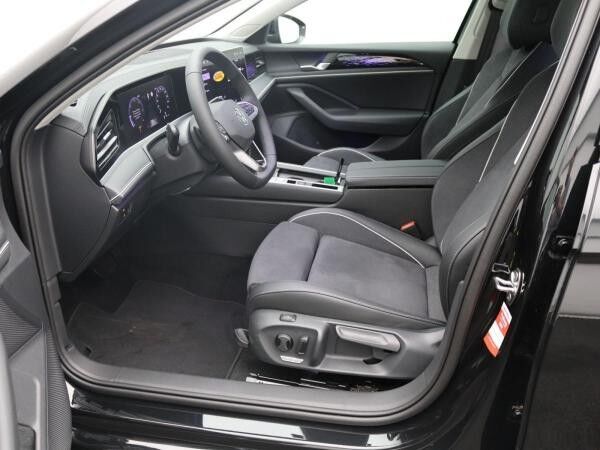 Volkswagen Passat Variant Business 2.0 TDI DSG / Navi, LED