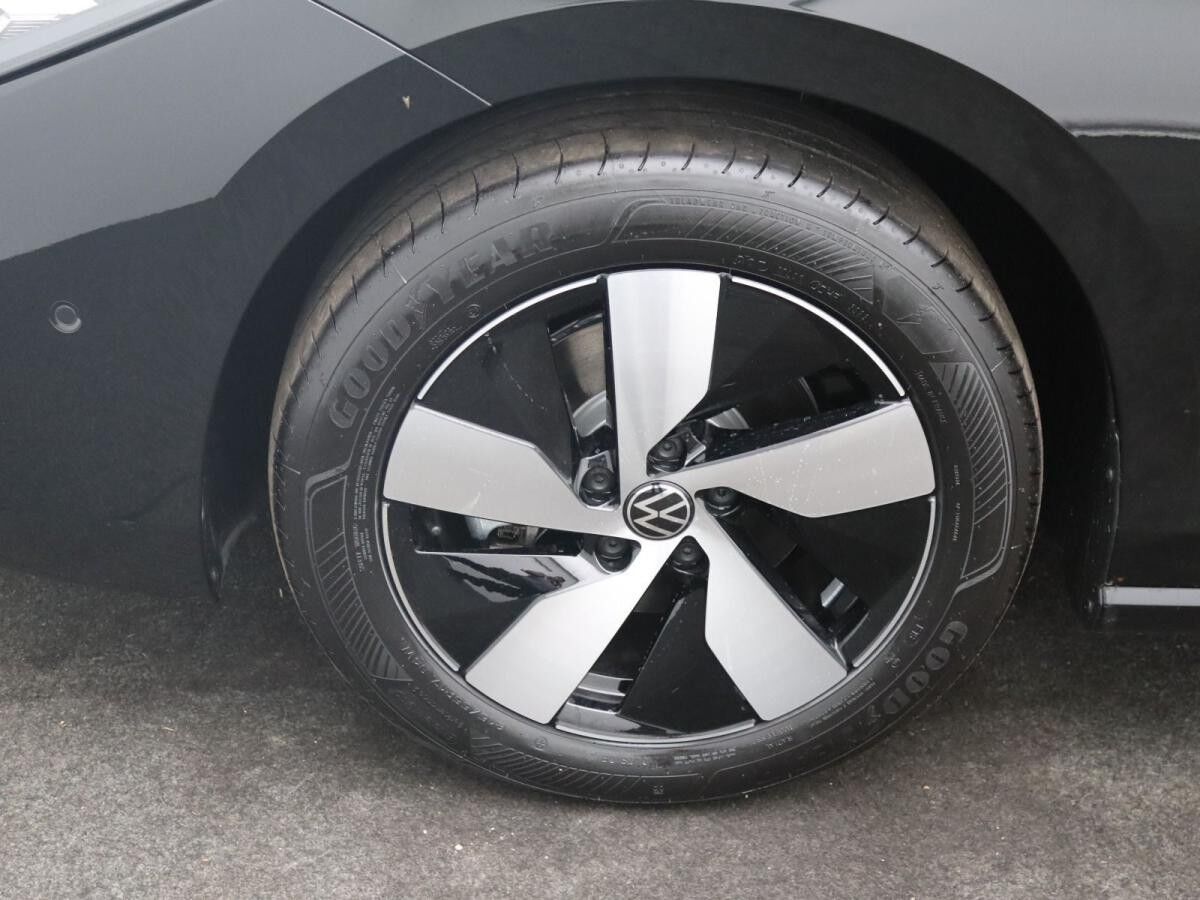 Volkswagen Passat Variant Business 2.0 TDI DSG / Navi, LED