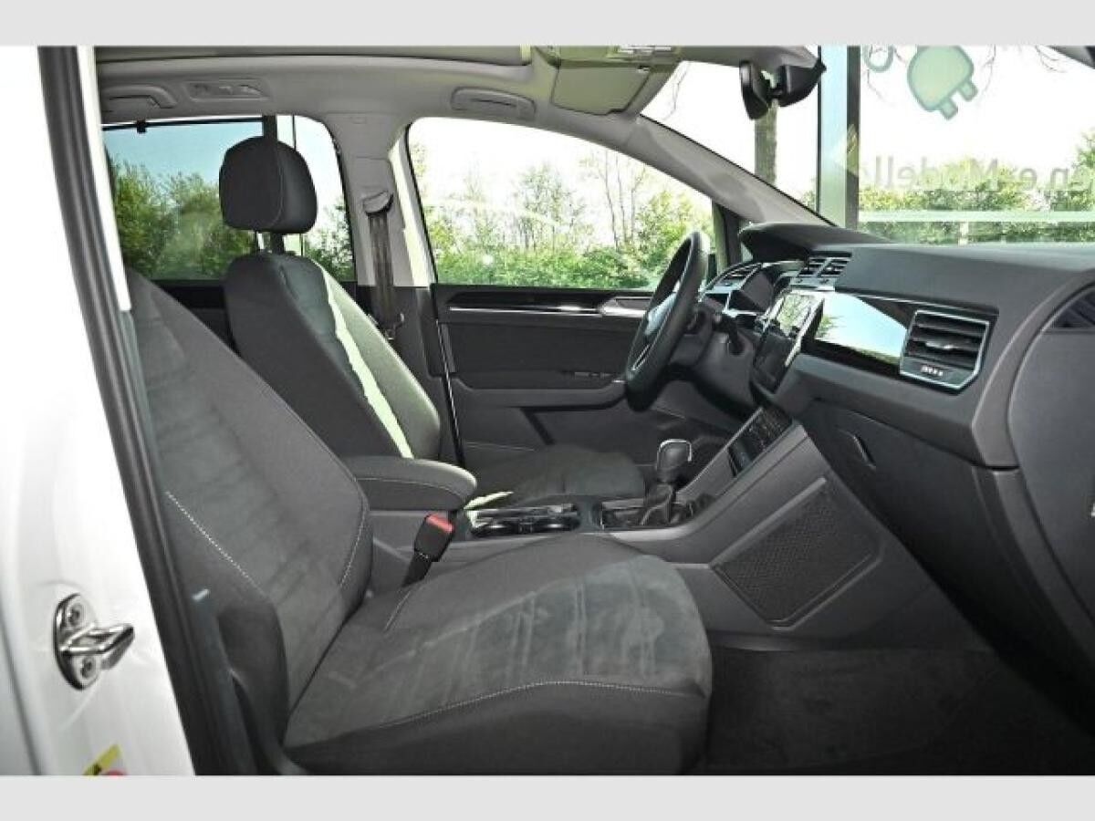 Volkswagen Touran 2.0 TDI DSG SCR Highline SOFORT VERFÜGBAR Black Style 7-Sitze AHK Standhzg Pano