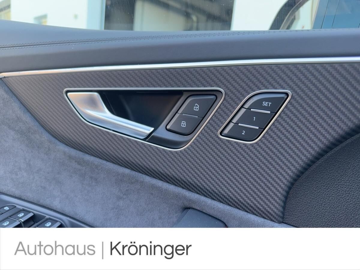 Audi RS Q8 SUV 4.0 TFSI quattro HUD Luft Massage Pano