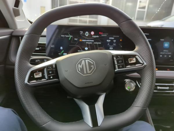 MG HS Luxury ***NEUES MODELL*** MY24
