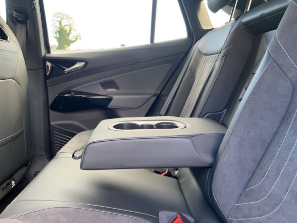 Volkswagen ID.5 Pro GOAL 77 kWh PANO NAVI ASSISTENZ WÄRMEP