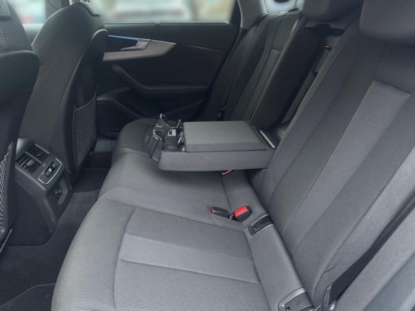 Audi A4 Avant 35 2.0 TFSI advanced S tronic AHK LED