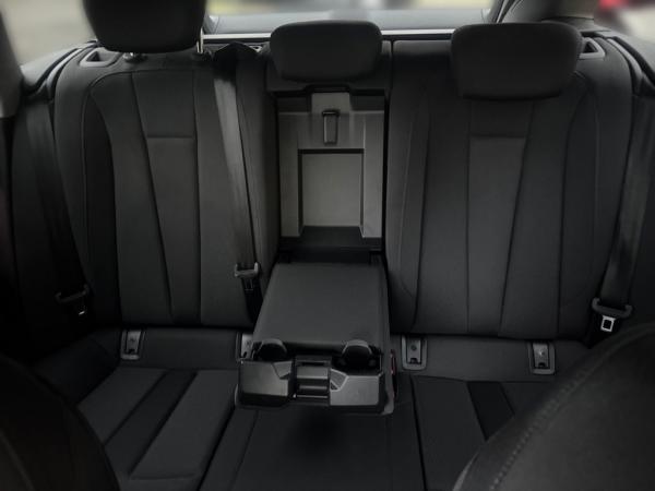 Audi A4 Avant 35 2.0 TFSI advanced S tronic AHK LED