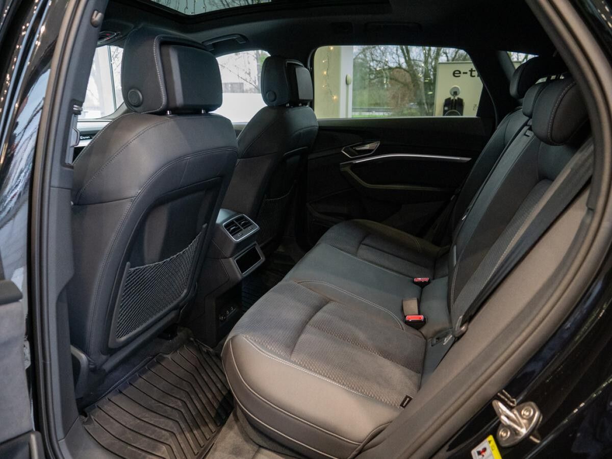 Audi Q8 e-tron edition Dakar 55 quattro