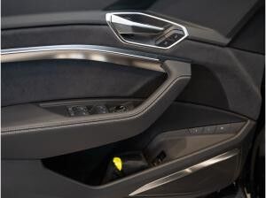 Audi Q8 e-tron edition Dakar 55 quattro