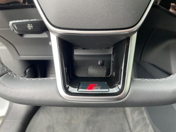 Audi e-tron 55 quattro S line Matrix