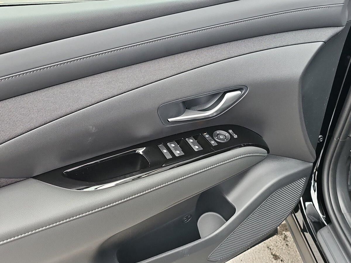 Hyundai TUCSON 1.6T-GDI 4WD TREND MATRIX/NAVI