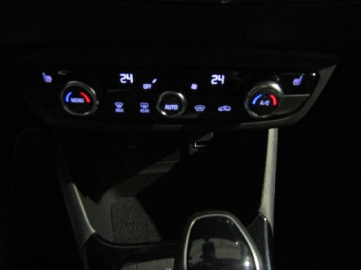 Opel Crossland Elegance 1.2 KAM NAV PDC APP BT SHZ LHZ