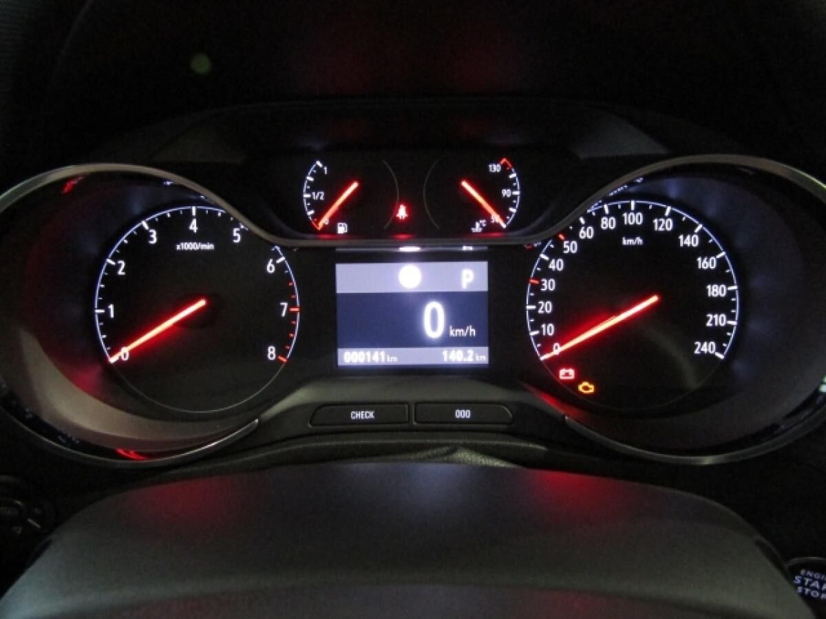 Opel Crossland Elegance 1.2 KAM NAV PDC APP BT SHZ LHZ