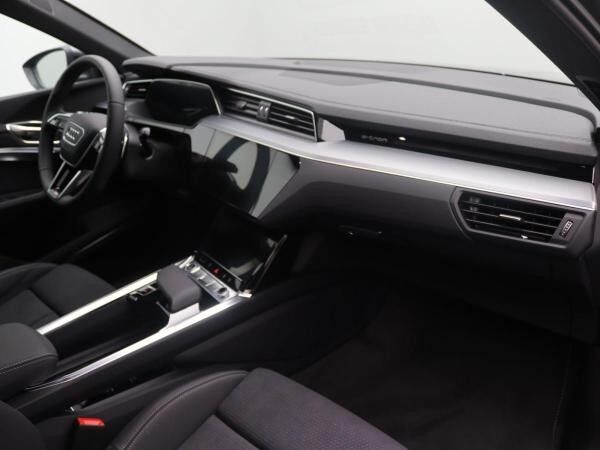 Audi Q8 e-tron S-Line 55 Quattro /Pano,Matrix,AHK,Air