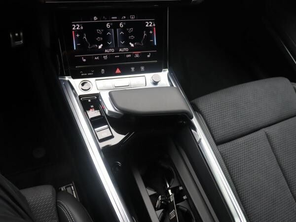 Audi Q8 e-tron S-Line 55 Quattro /Pano,Matrix,AHK,Air