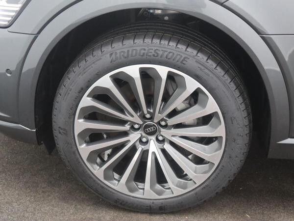 Audi Q8 e-tron S-Line 55 Quattro /Pano,Matrix,AHK,Air