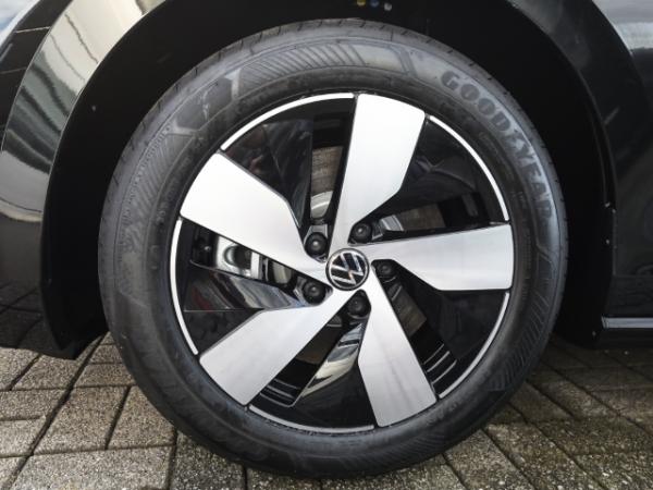 Volkswagen Passat Business 1.5 eHybrid DSG AHK HUD DCC