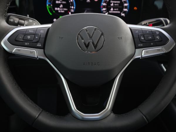 Volkswagen Passat Business 1.5 eHybrid DSG AHK HUD DCC