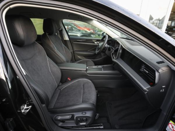 Volkswagen Passat Business 1.5 eHybrid DSG AHK HUD DCC