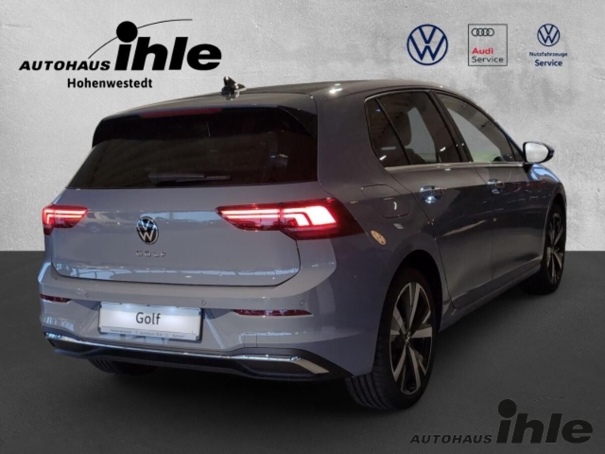 Volkswagen Golf VIII 2,0 TDI DSG Style AHK+18''+HEADUPDISPLAY