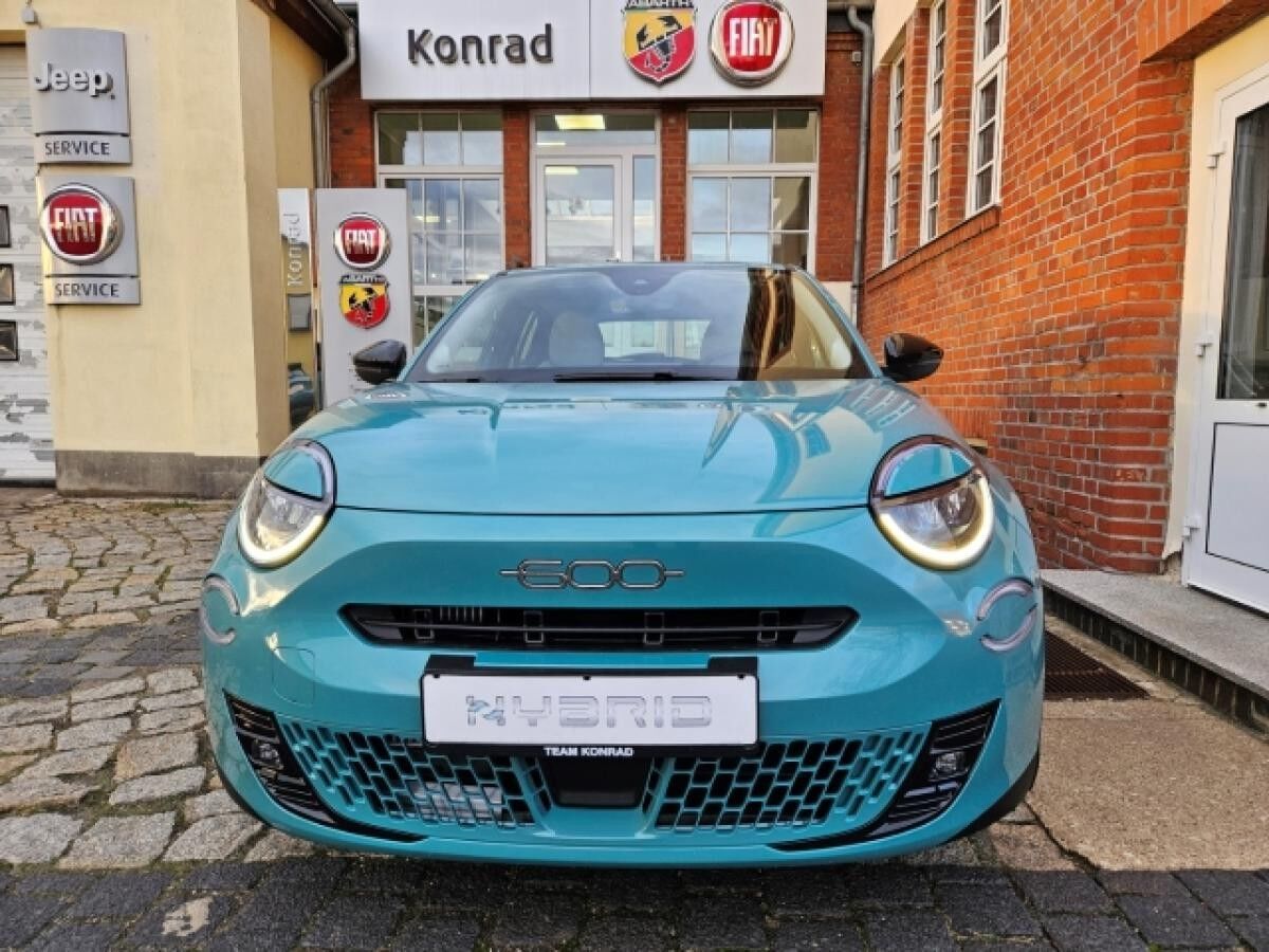 Fiat 600 1.2 T MHEV - Style Paket - Sitzheizung - LED - 136 PS