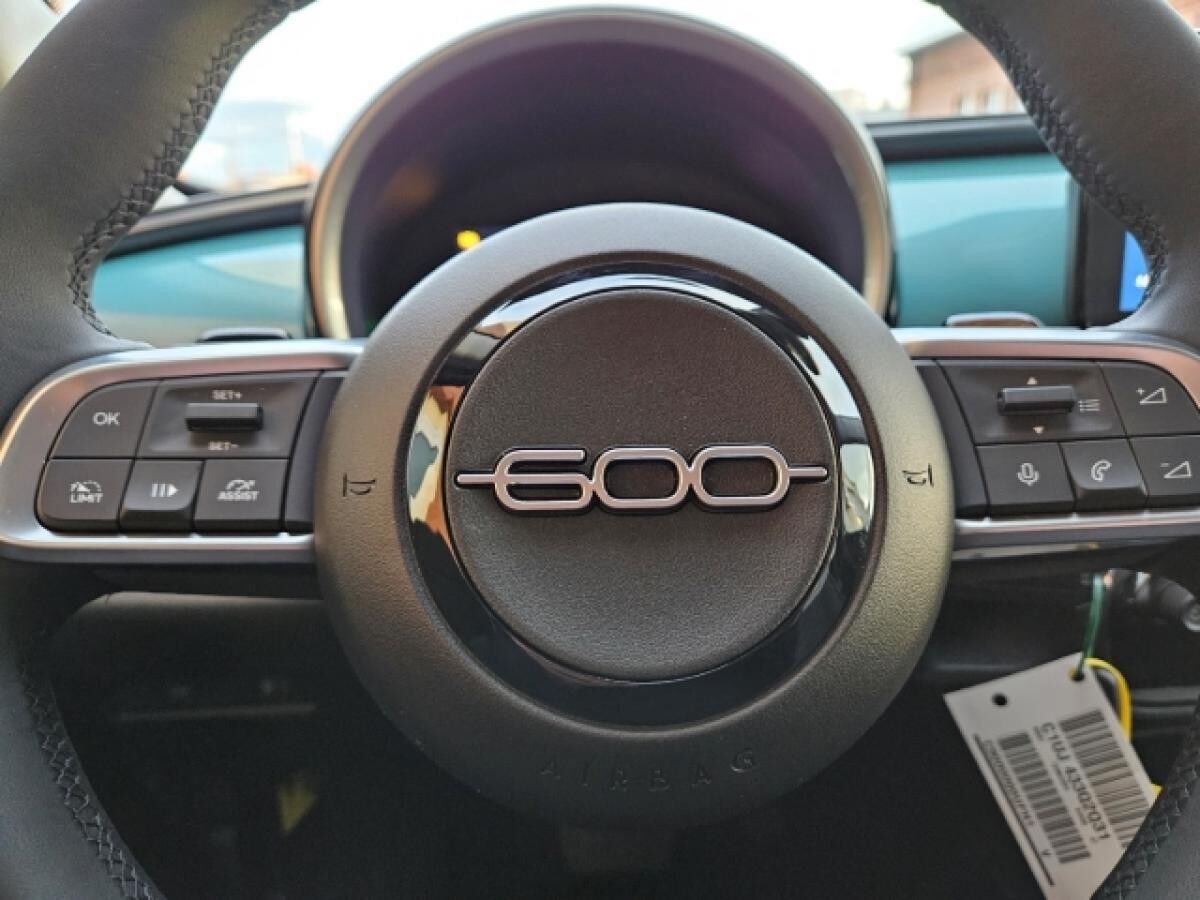 Fiat 600 1.2 T MHEV - Style Paket - Sitzheizung - LED - 136 PS