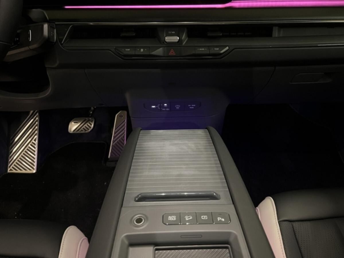 Kia EV9 4WD GT-Line Launch Edition 7S Pano AHK Tritt