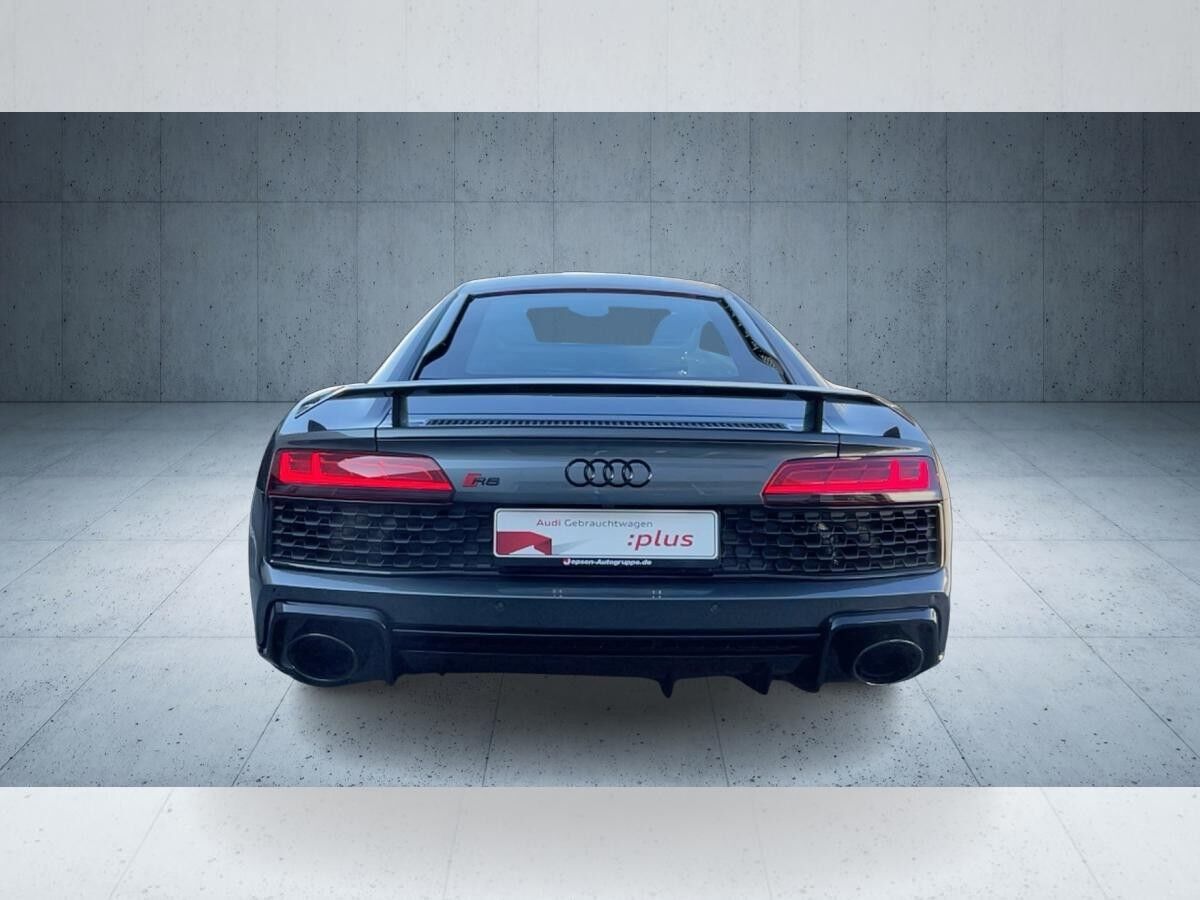 Audi R8 Coupe V10 performance quattro S tronic
