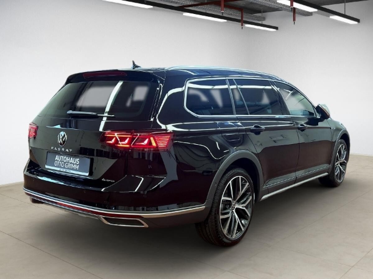 Volkswagen Passat Variant Alltrack 2.0 TDI DSG 4M AHK Pano