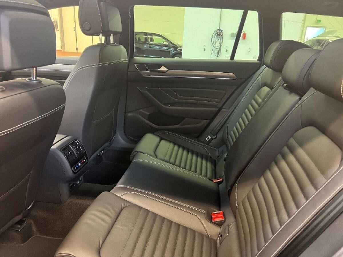 Volkswagen Passat Variant Alltrack 2.0 TDI DSG 4M AHK Pano