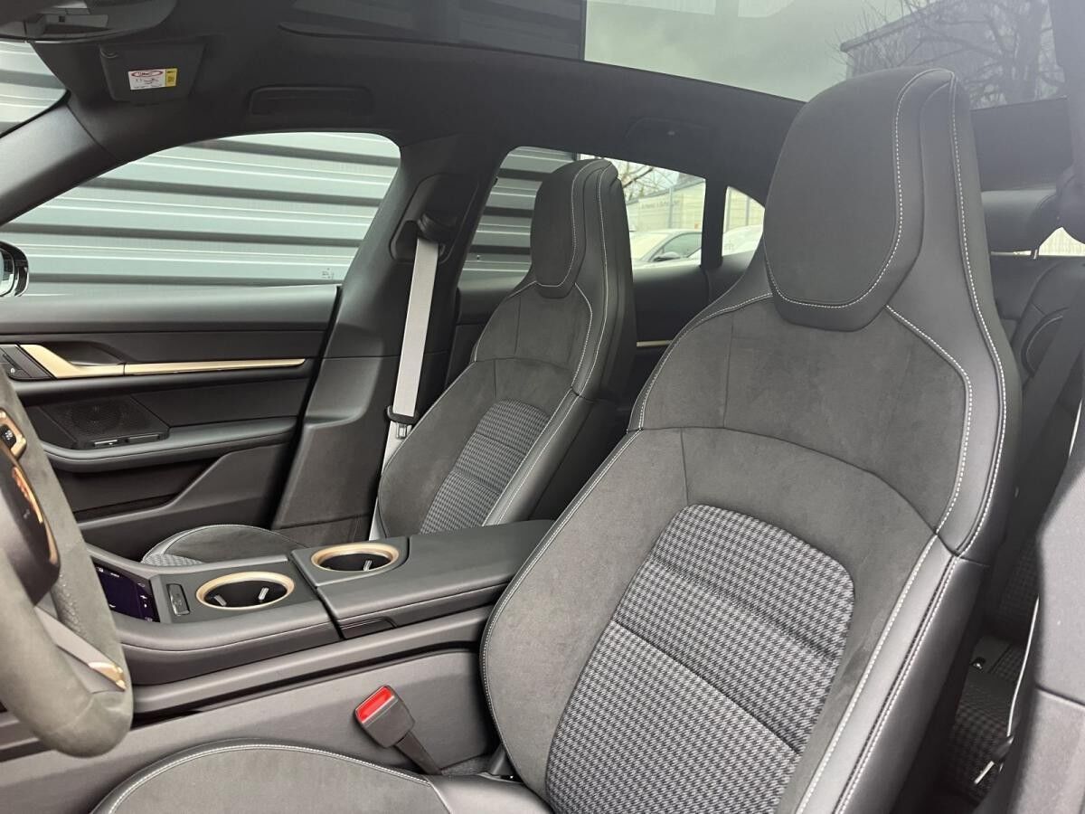 Porsche Taycan Sport Turismo Sport Chrono,BOSE,Pano.,Privacy,Head-Up