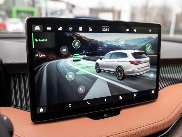 Skoda Superb Combi Selection 1.5 TSI iV DSG ACC AHK