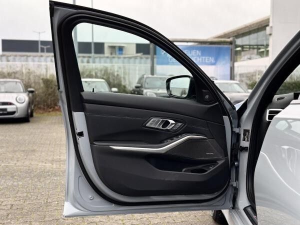 BMW M340i xDrive Limousine Sportpaket HK HiFi DAB
