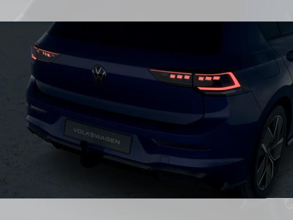 Volkswagen Golf VIII 1.5 eTSI DSG R-Line Black Style