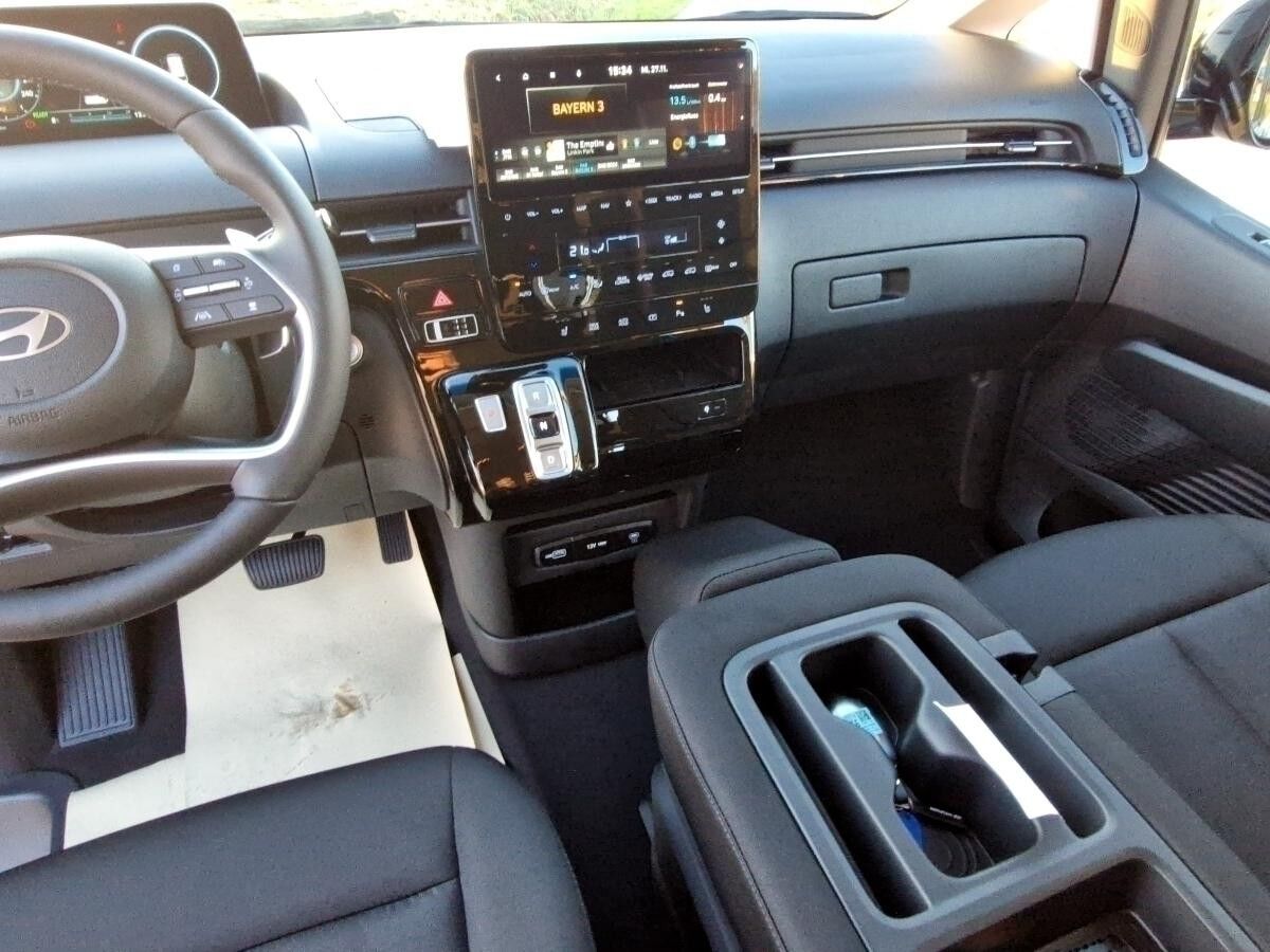 Hyundai STARIA 9-Sitzer 1.6 T-GDI HEV Trend KAMERA