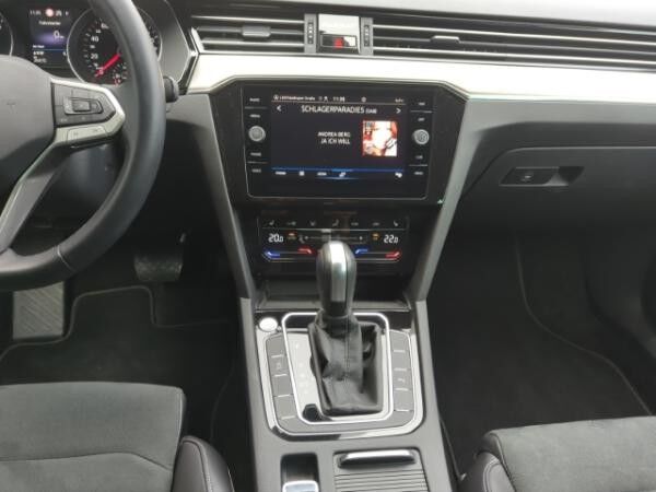 Volkswagen Passat Variant Elegance 2.0 TDI DSG AHK,NAV,RFK,Matrix-LED