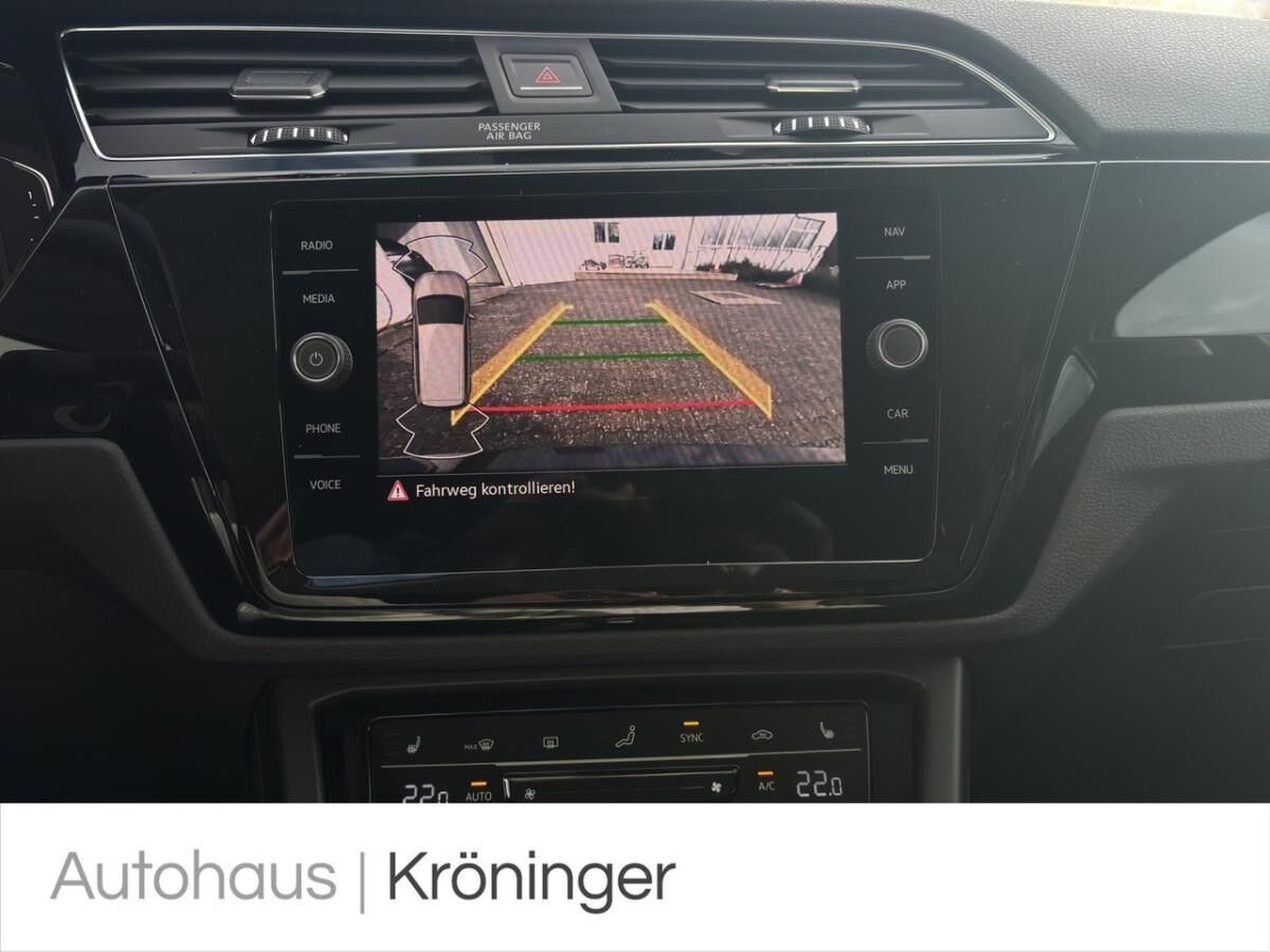 Volkswagen Touran Highline 1.5 TSI DSG **SOFORT VERFÜGBAR**
