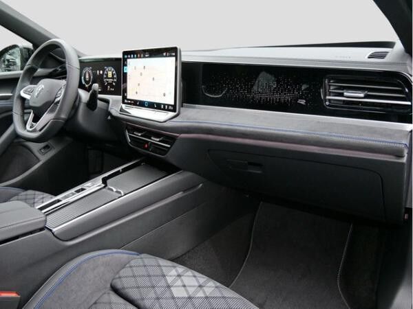 Volkswagen Passat R-Line 2,0 TDI SCR DSG / UPE br. 62.225,- VLW