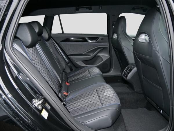 Volkswagen Passat R-Line 2,0 TDI SCR DSG / UPE br. 62.225,- VLW