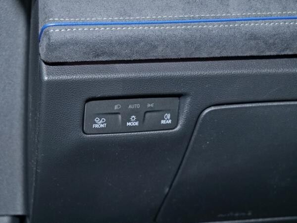 Volkswagen Passat R-Line 2,0 TDI SCR DSG / UPE br. 62.225,- VLW