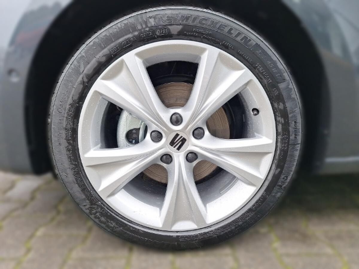 Seat Leon FR 1.5 eTSI 110kW (150 PS) *DSG*PDC*RFK*ACC*Navi*Beats*Kessy*SHZ*Privatkunden*