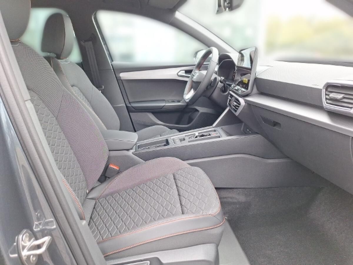 Seat Leon FR 1.5 eTSI 110kW (150 PS) *DSG*PDC*RFK*ACC*Navi*Beats*Kessy*SHZ*Privatkunden*