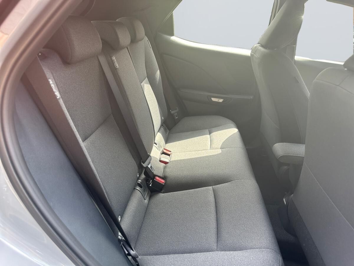 Lexus LBX BASIS mit KomfortP  Hybrid - *schnell verfügbar* Sitzheizung / CarPlay / RückfahrK / Metallic